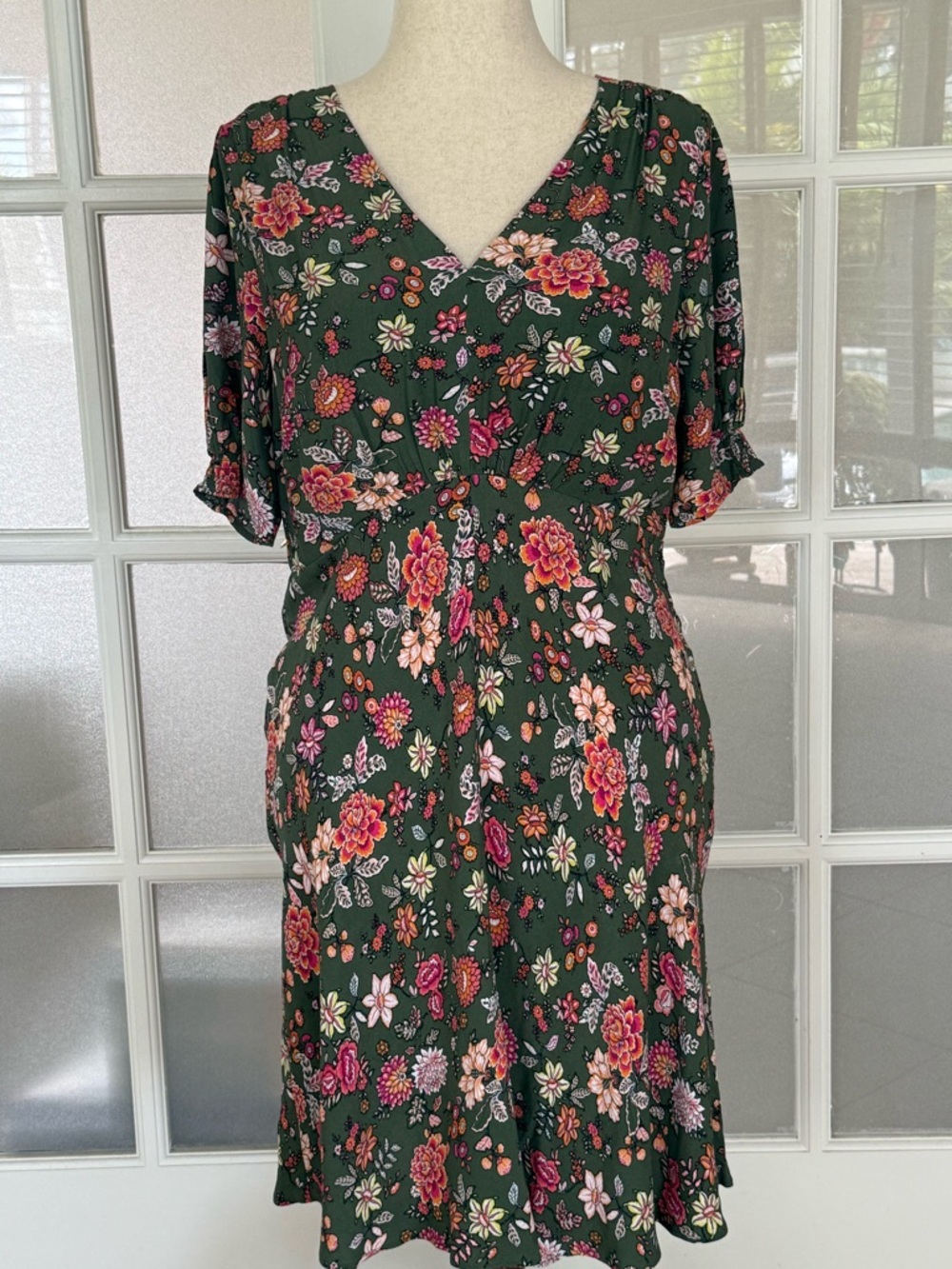 LOFT Floral V Neck Midi Dress Size 10 Green Pink Boho Cottagecore